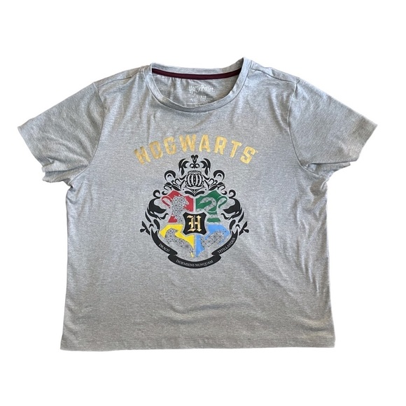 Warner Bros. Tops - Harry Potter Hogwarts Tee